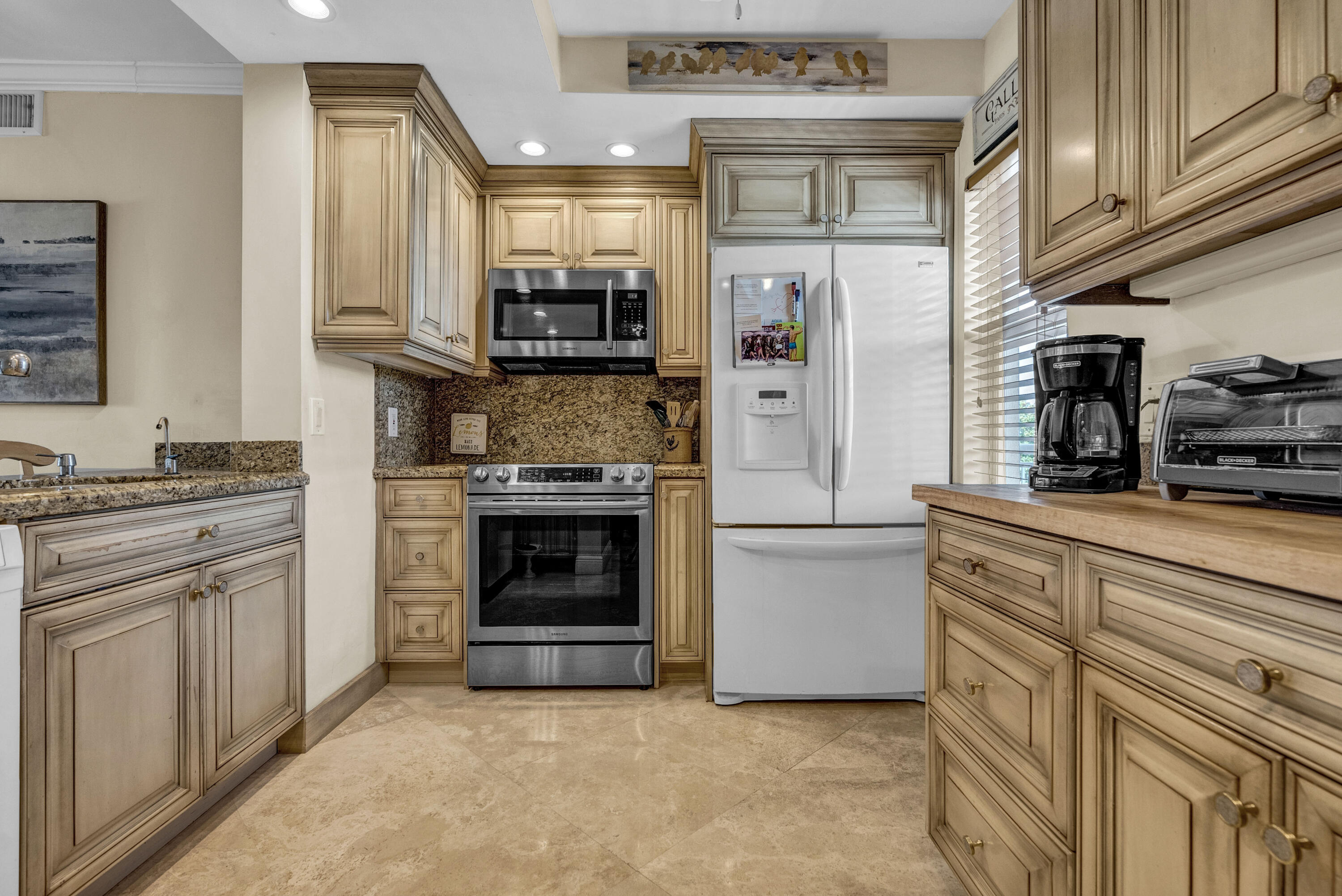 3050 Northeast 48th Court, Unit 305 Lighthouse Point, FL 33064 - Photo 12 of 45 Kitchen