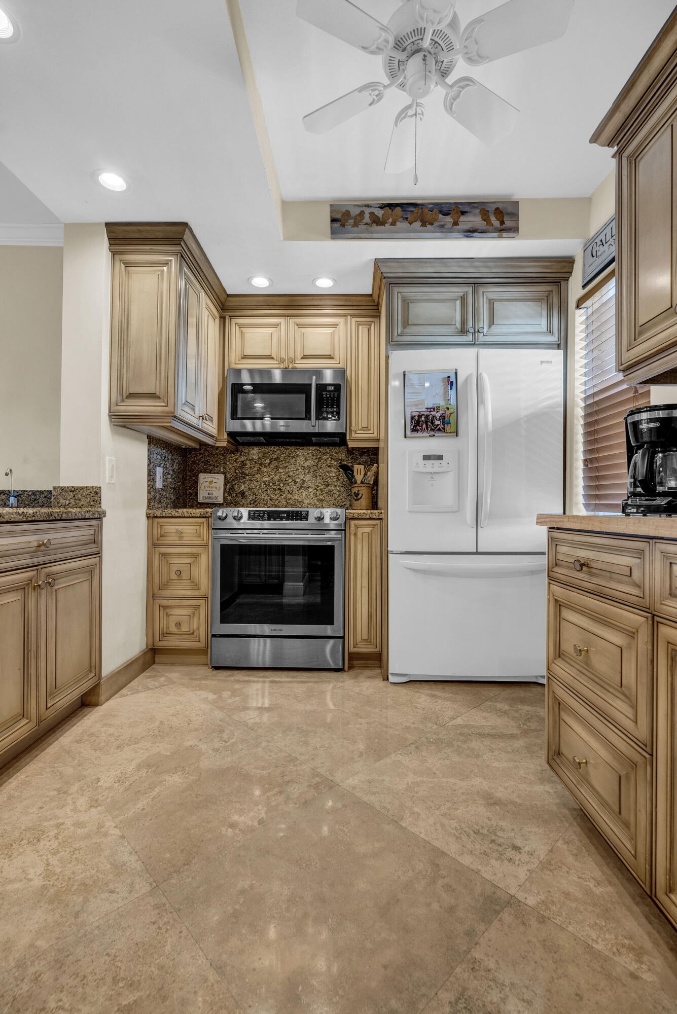 3050 Northeast 48th Court, Unit 305 Lighthouse Point, FL 33064 - Photo 10 of 45 Kitchen