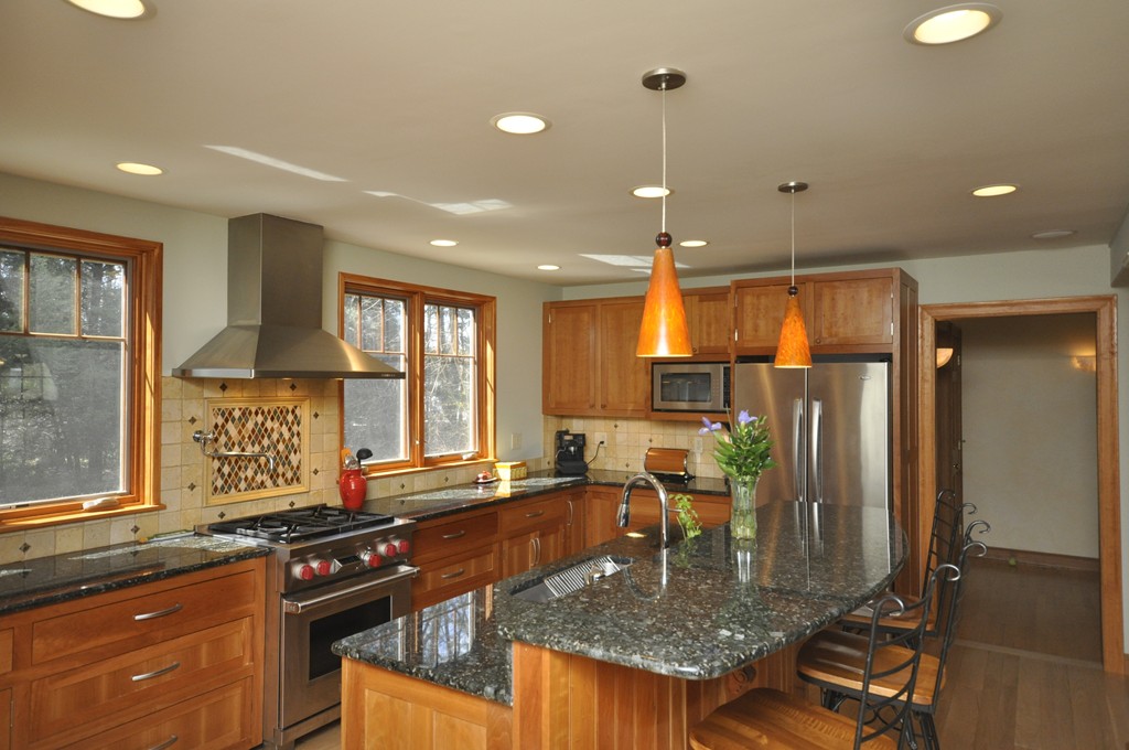 88 Maple Ridge Road Northampton, MA 01062 - Photo 5 of 23