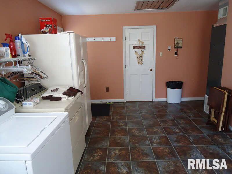3448 Lazy Acre Road Salem, IL 62881 - Photo 9 of 20 Gallery Image 9