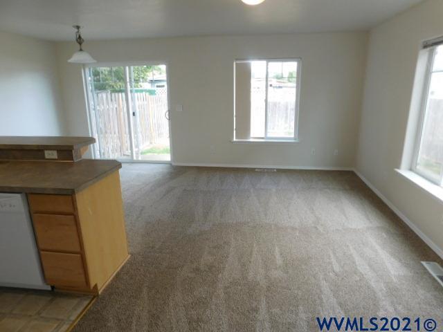 4127 Geranium Loop Northeast Salem, OR 97305 - Photo 4 of 32