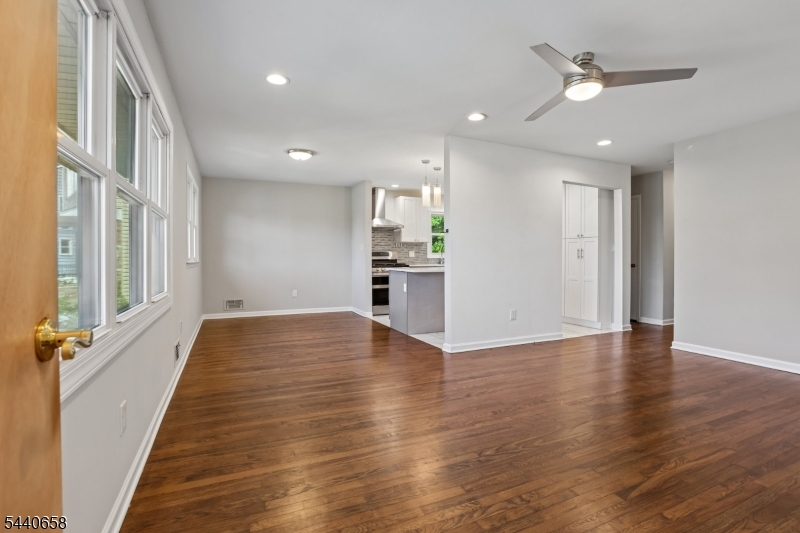 345 Trotting Road Union, NJ 07083 - Photo 4 of 43