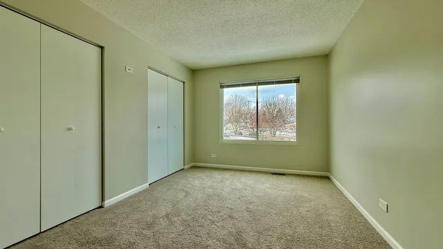 $2,500 | 10 Rugby Court, Glendale Heights, IL 60139