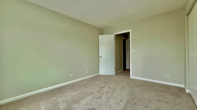 $2,500 | 10 Rugby Court, Glendale Heights, IL 60139