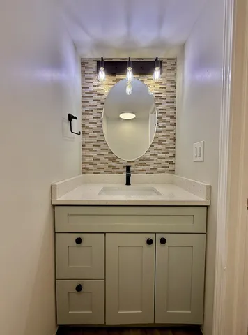 $2,500 | 10 Rugby Court, Glendale Heights, IL 60139