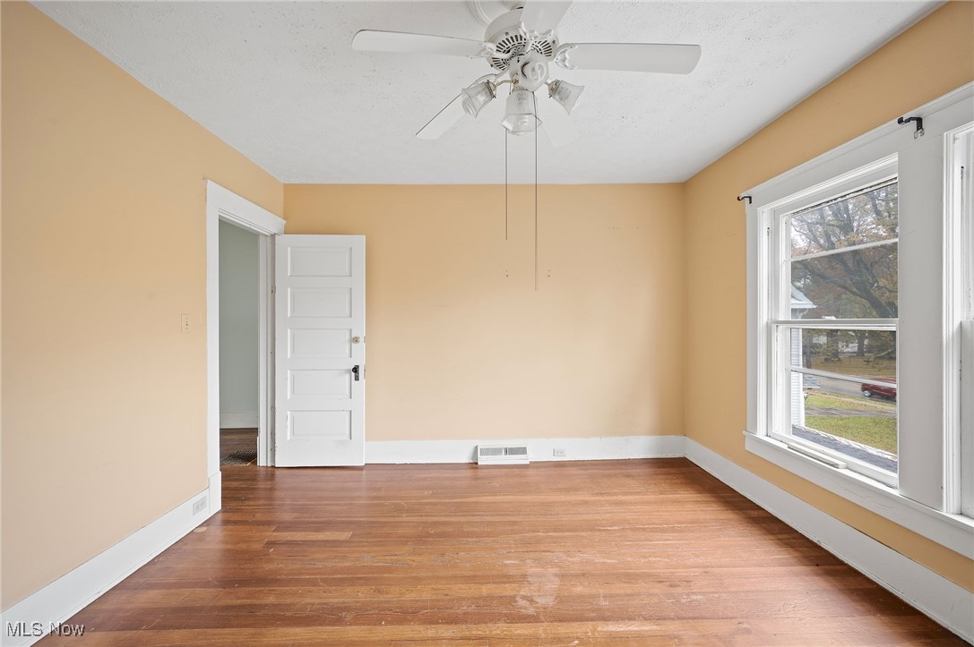 1796 South Green Road Cleveland, OH 44121 - Photo 24 of 35