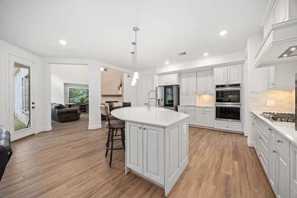 $775,000 | 1021 Lakemont Bend Lane, Pinehurst, TX 77362