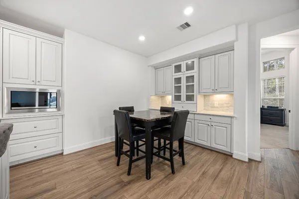 $775,000 | 1021 Lakemont Bend Lane, Pinehurst, TX 77362