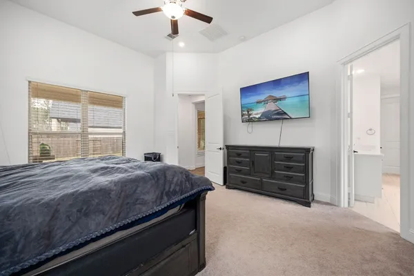 $775,000 | 1021 Lakemont Bend Lane, Pinehurst, TX 77362