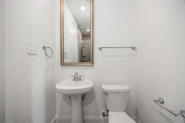 $775,000 | 1021 Lakemont Bend Lane, Pinehurst, TX 77362