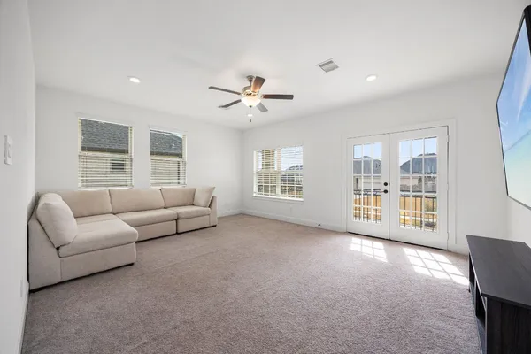 $775,000 | 1021 Lakemont Bend Lane, Pinehurst, TX 77362