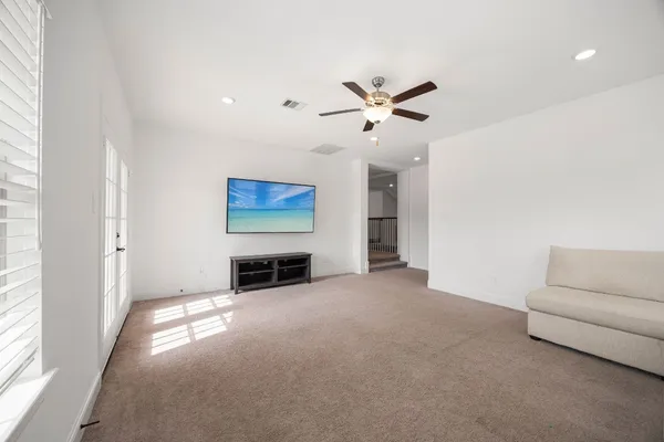 $775,000 | 1021 Lakemont Bend Lane, Pinehurst, TX 77362