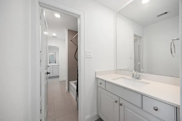 $775,000 | 1021 Lakemont Bend Lane, Pinehurst, TX 77362