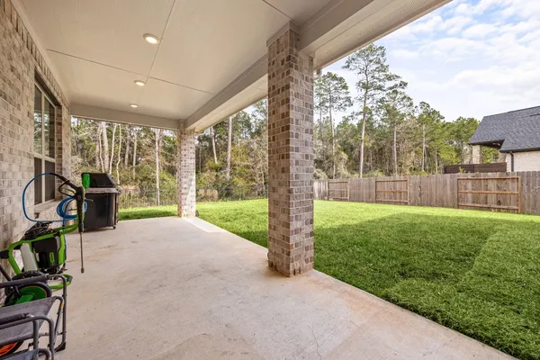 $775,000 | 1021 Lakemont Bend Lane, Pinehurst, TX 77362