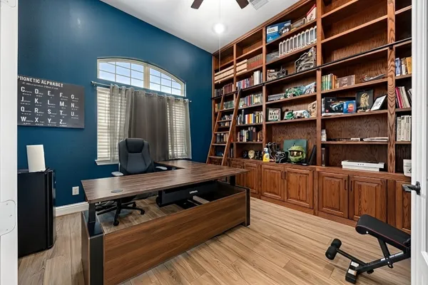 $775,000 | 1021 Lakemont Bend Lane, Pinehurst, TX 77362