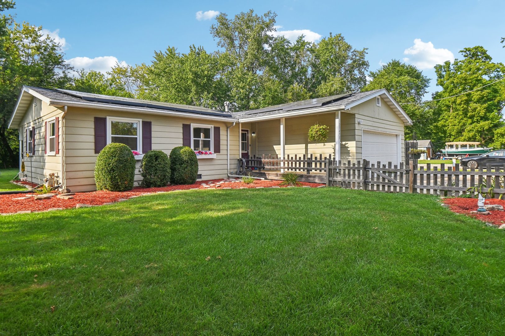 23473 North Snuff Valley Road Cary, IL 60013 - Photo 1 of 31 Gallery Image 1