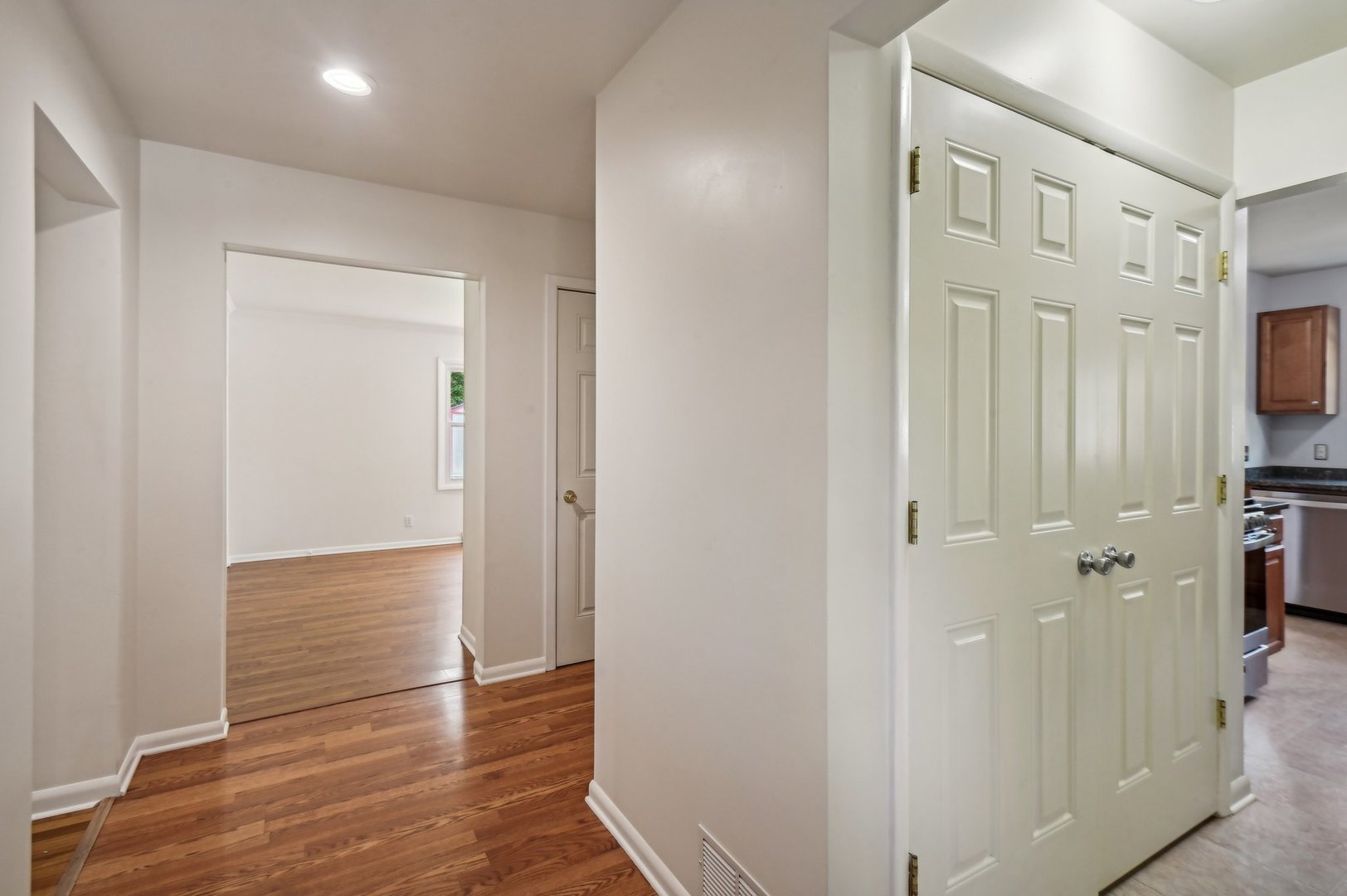 23473 North Snuff Valley Road Cary, IL 60013 - Photo 13 of 31 Gallery Image 13