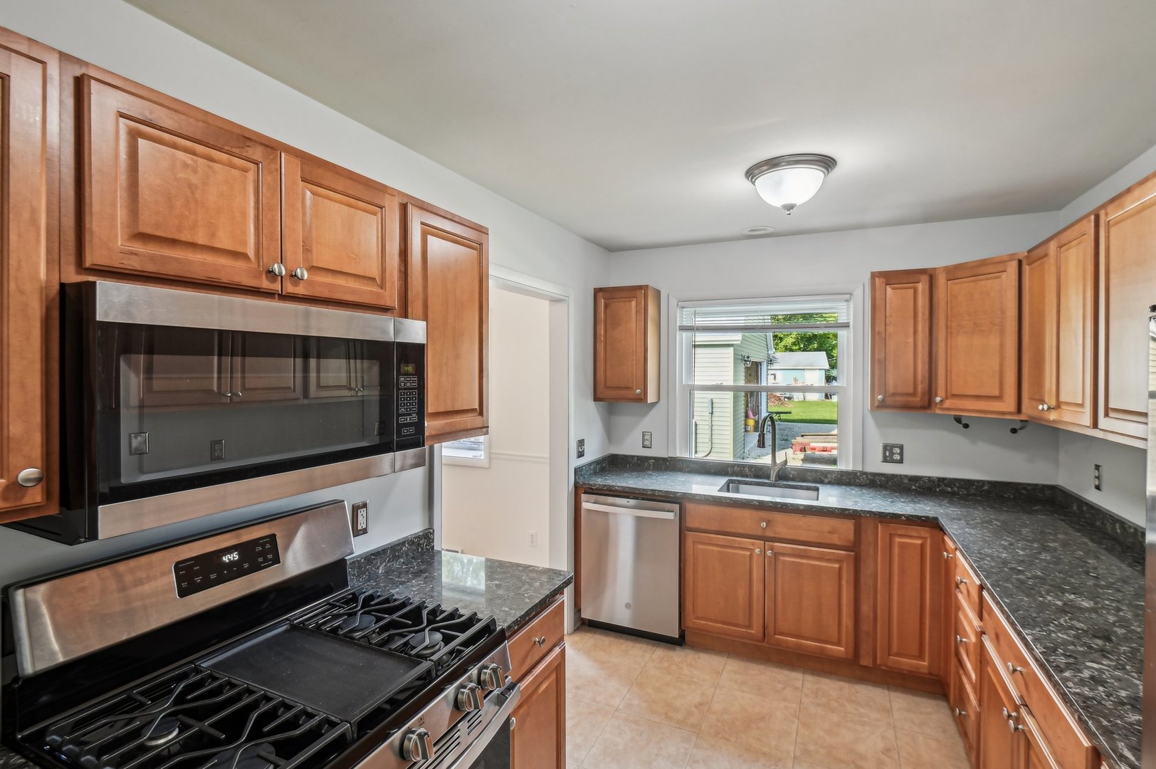 23473 North Snuff Valley Road Cary, IL 60013 - Photo 9 of 31 Gallery Image 9
