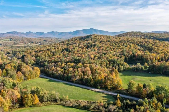 $500,000 | 80 Oak Hill Road, Fletcher, VT 05464