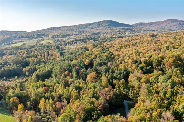 $500,000 | 80 Oak Hill Road, Fletcher, VT 05464