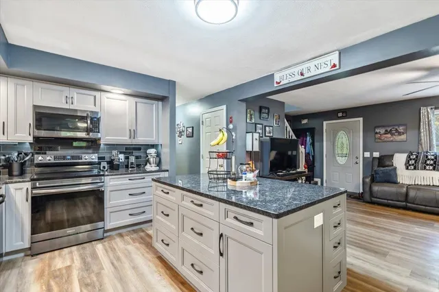 $500,000 | 80 Oak Hill Road, Fletcher, VT 05464