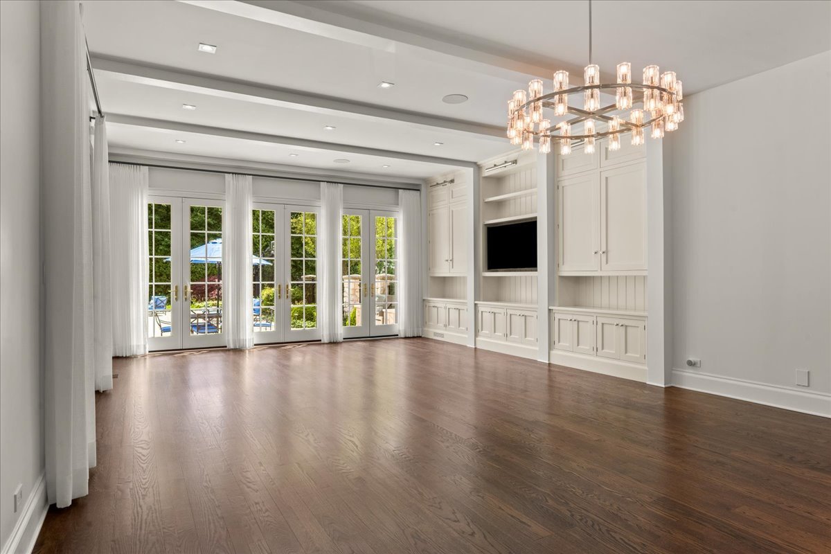 81 Locust Road Winnetka, IL 60093 - Photo 36 of 106 Gallery Image 36