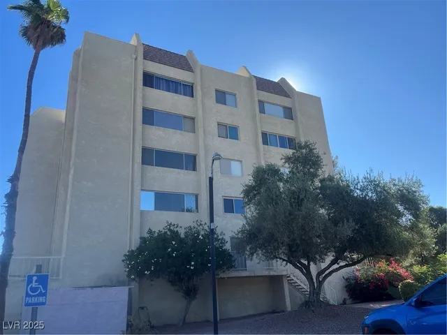 $175,000 | 725 North Royal Crest Circle, Unit 258, Las Vegas, NV 89169