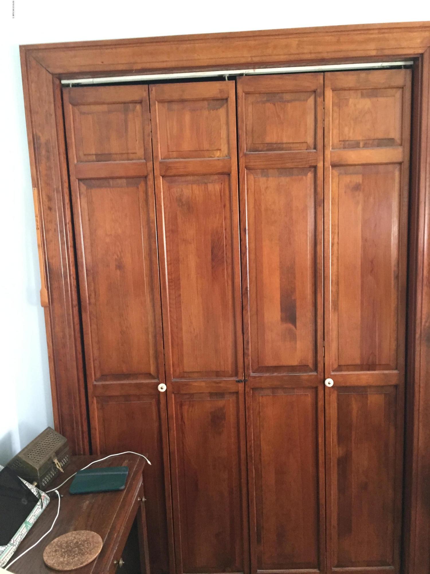 335 Washington Post Road New Bern, NC 28562 - Photo 11 of 38 Wood doors