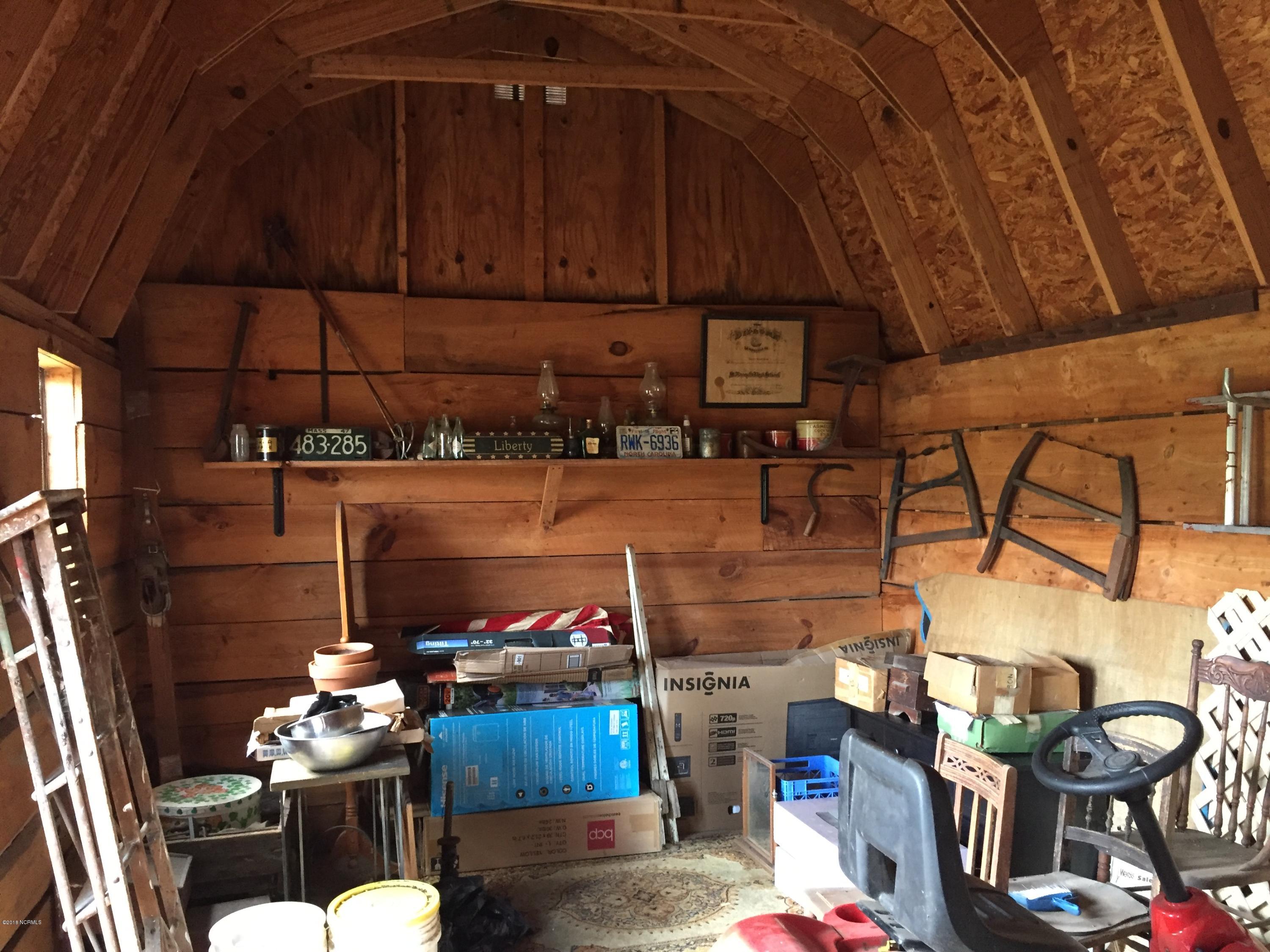335 Washington Post Road New Bern, NC 28562 - Photo 25 of 38 Inside the barn