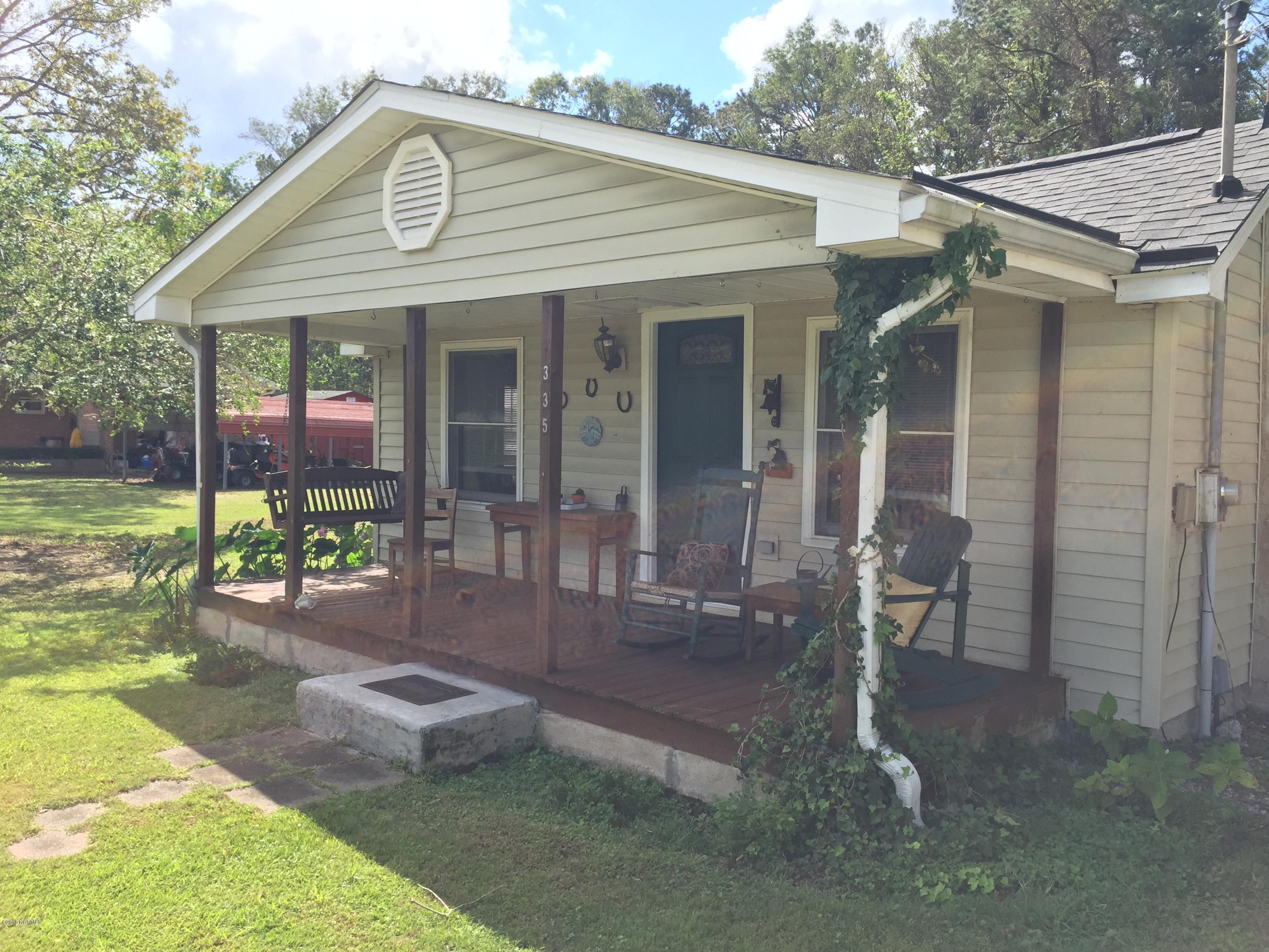 335 Washington Post Road New Bern, NC 28562 - Photo 34 of 38 Covered front porch