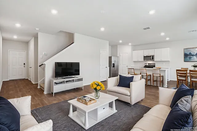 $2,180 | 9926 Auger, San Antonio, TX 78221