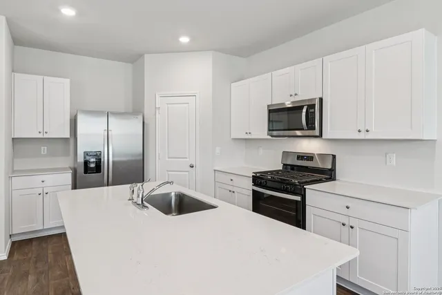 $2,180 | 9926 Auger, San Antonio, TX 78221