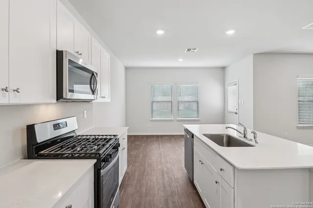 $2,180 | 9926 Auger, San Antonio, TX 78221