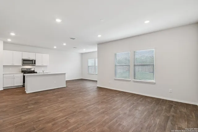 $2,180 | 9926 Auger, San Antonio, TX 78221