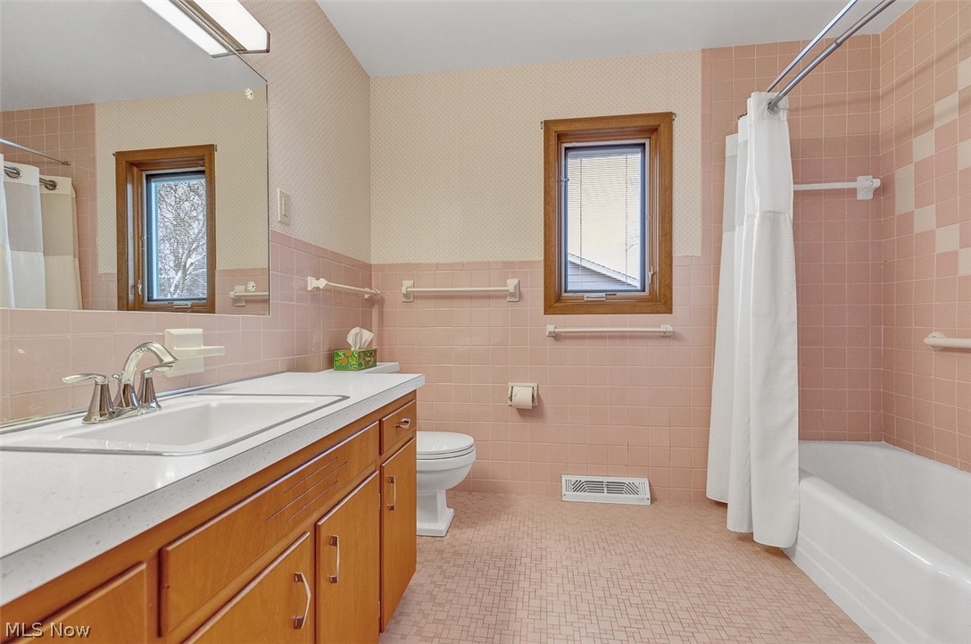 165 Paradise Road Painesville, OH 44077 - Photo 14 of 34