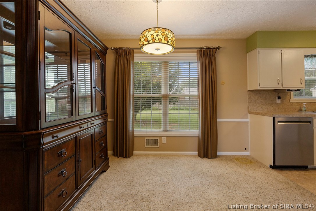 405 Hemlock Road Jeffersonville, IN 47130 - Photo 24 of 48