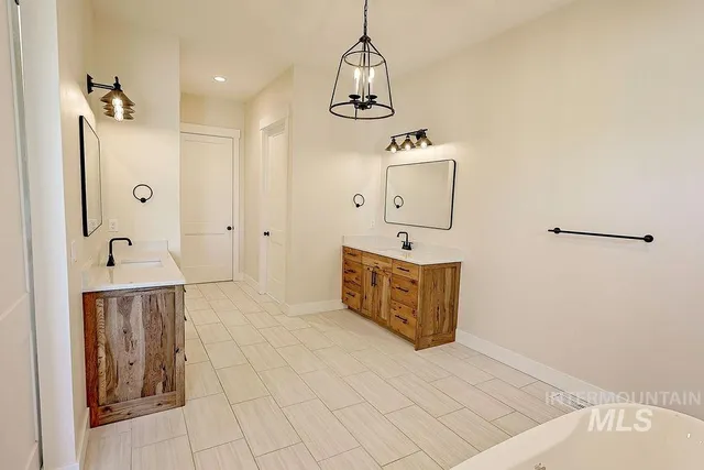 $765,000 | 3688 East 3735th Street North, Kimberly, ID 83341