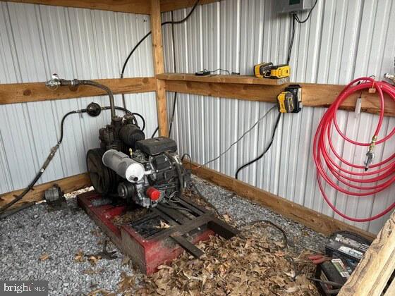 72 Quigley Road Newburg, PA 17240 - Photo 17 of 33 a room with musical instruments