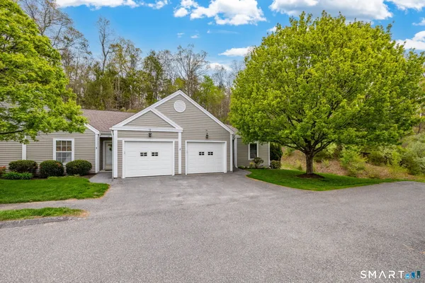 $499,900 | 54 Elizabeth Circle, Unit 54, Newtown, CT 06482