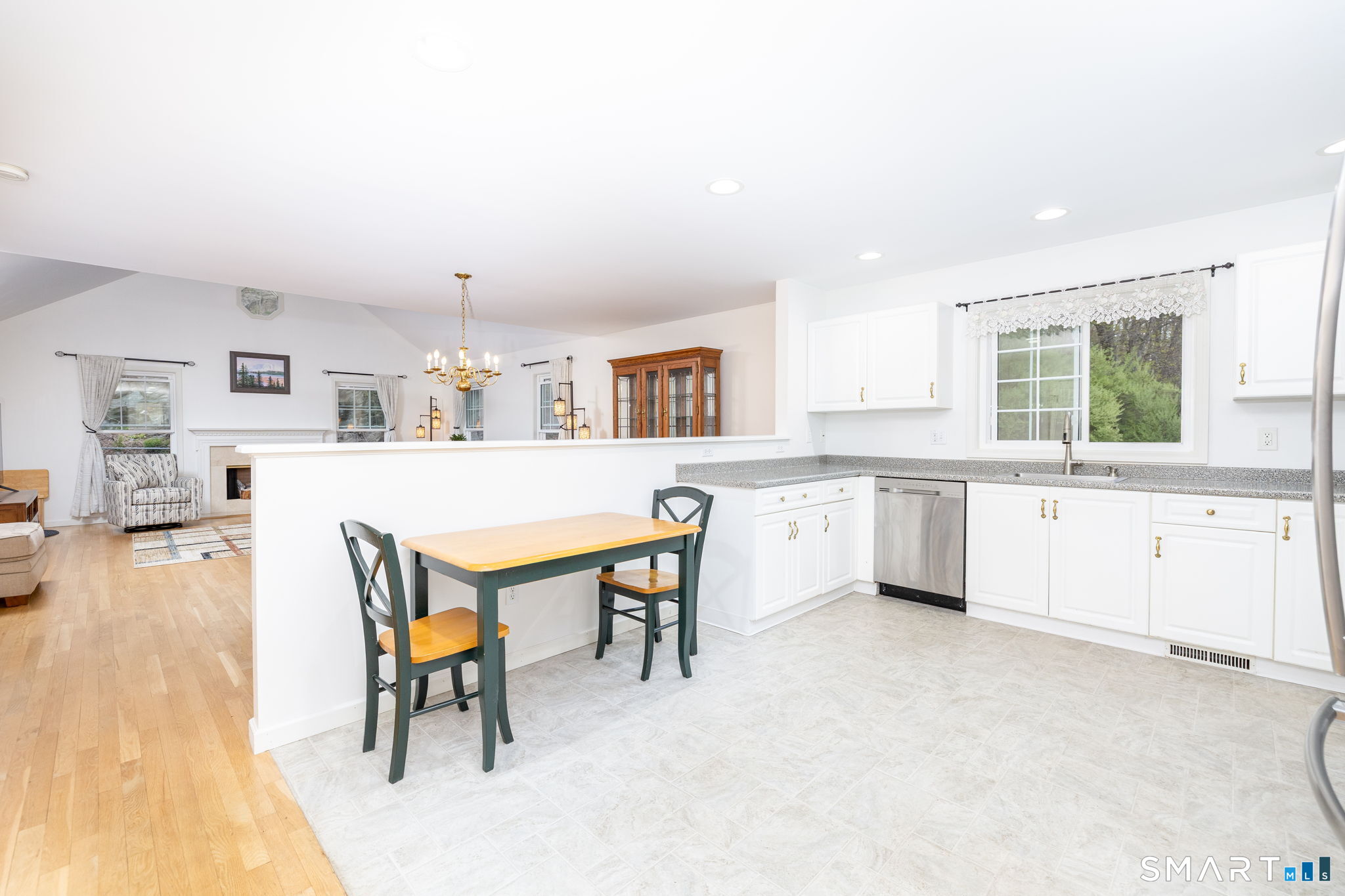 54 Elizabeth Circle, Unit 54 Newtown, CT 06482 - Photo 8 of 36