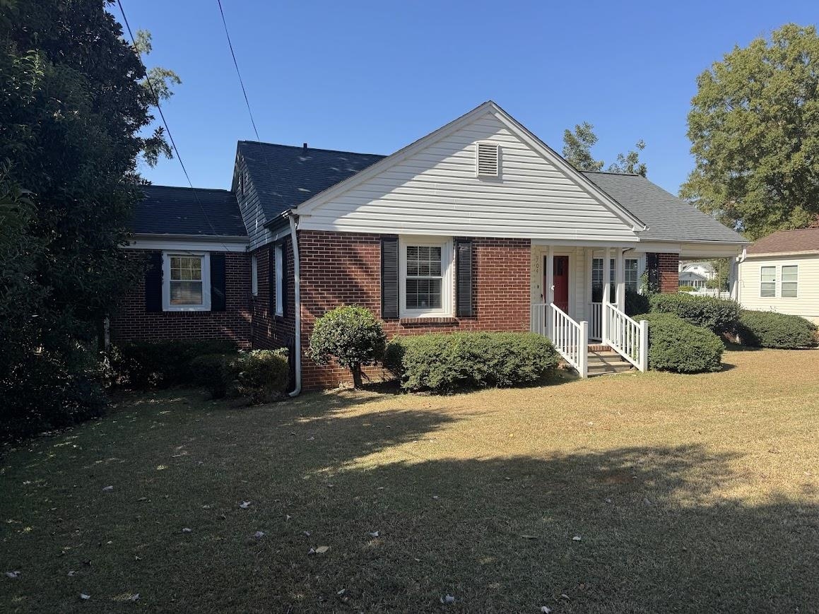 704 South Johnson Street Gaffney, SC 29340 - Photo 3 of 20 Gallery Image 3