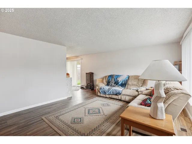 $859,900 | 1700 Northeast 231st Court, Wood Village, OR 97060