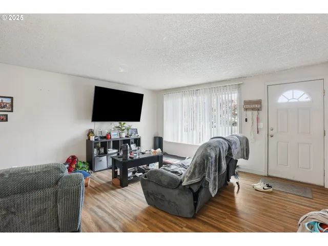 $859,900 | 1700 Northeast 231st Court, Wood Village, OR 97060