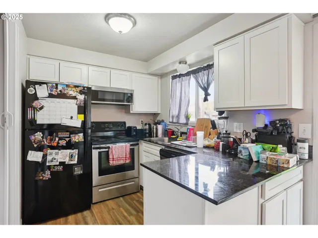 $859,900 | 1700 Northeast 231st Court, Wood Village, OR 97060