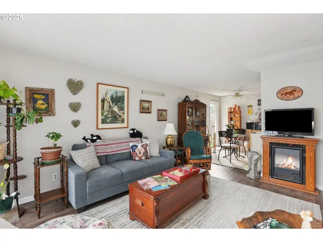 $859,900 | 1700 Northeast 231st Court, Wood Village, OR 97060