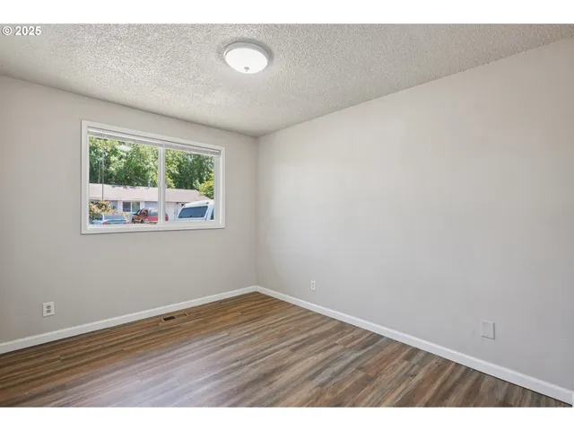 $859,900 | 1700 Northeast 231st Court, Wood Village, OR 97060