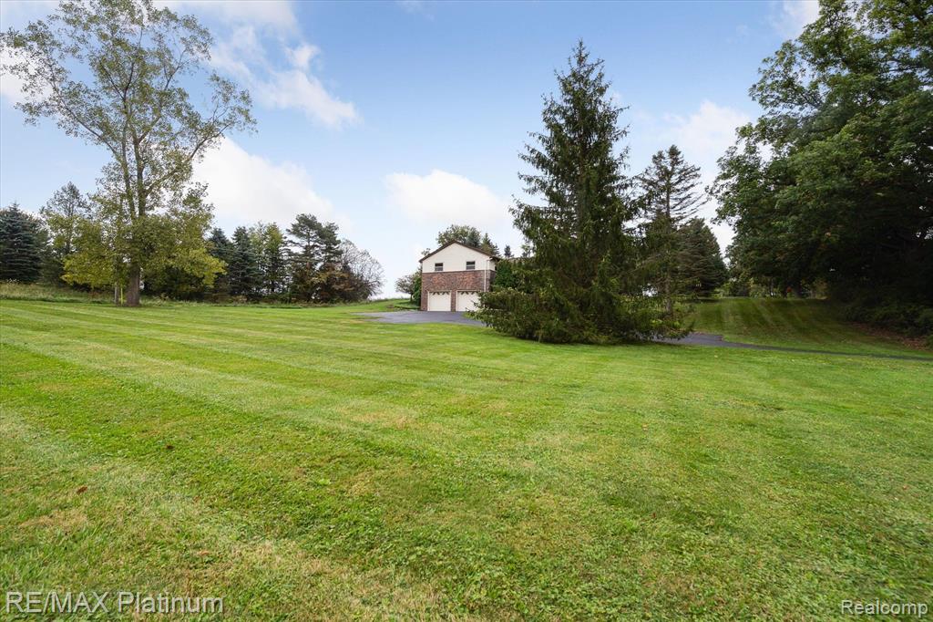 2876 Byron Road Howell, MI 48855 - Photo 29 of 31
