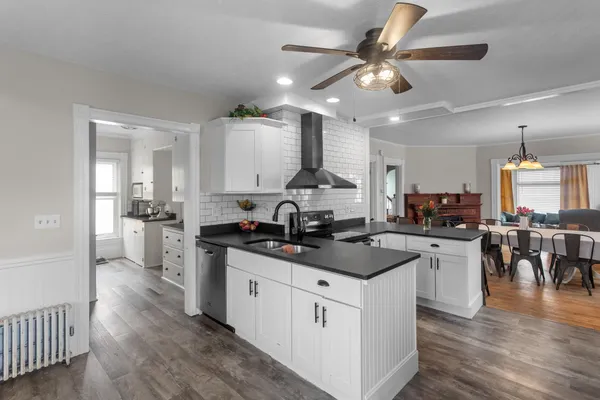 $599,900 | 66 Gold Street, Manchester, NH 03103