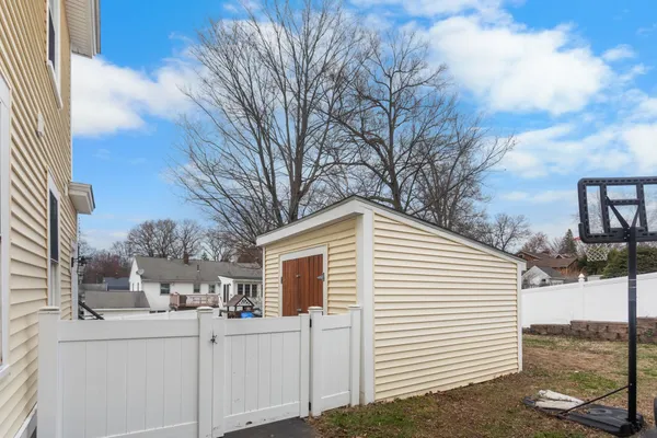$599,900 | 66 Gold Street, Manchester, NH 03103