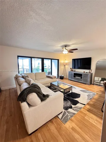 $3,200 | 520 Orton Avenue, Unit 503, Fort Lauderdale, FL 33304